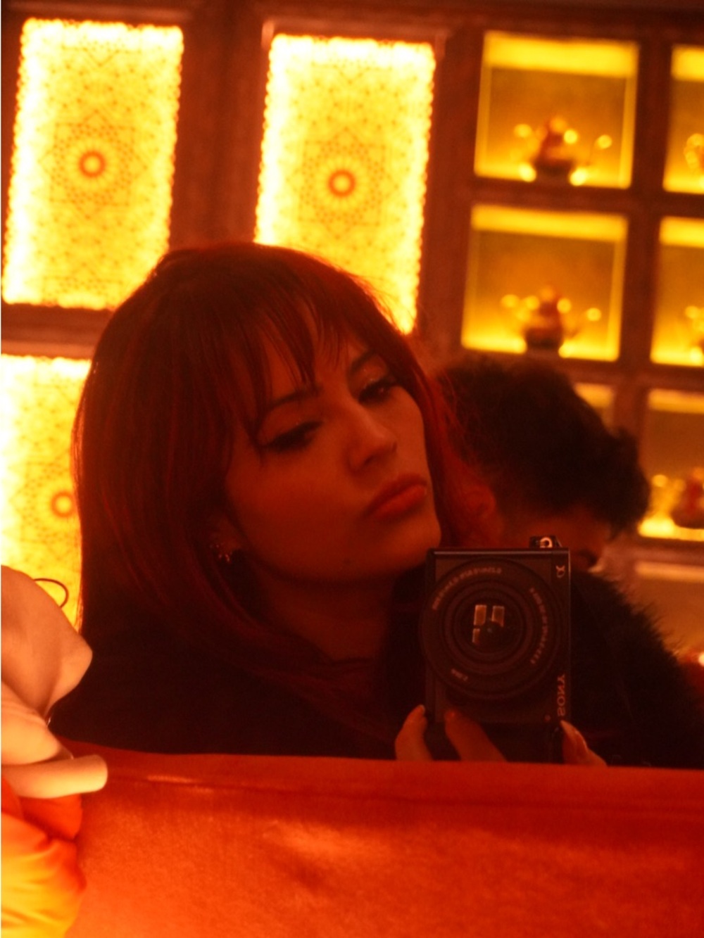 Meet your Posher, Maira